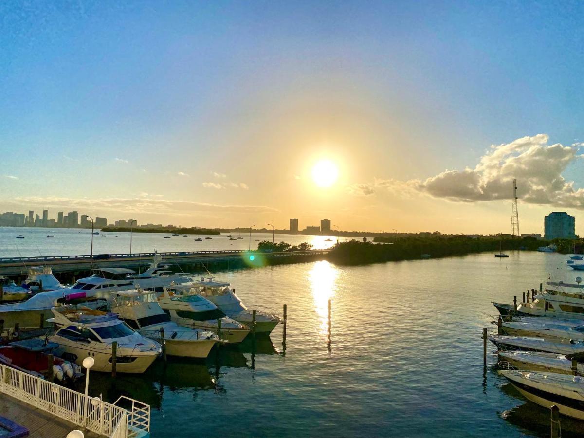 Deluxe Waterfront One Bedroom Apartment With Miami Skyline View, Free Parking 5 Mins Drive To Miami Beach Exteriér fotografie