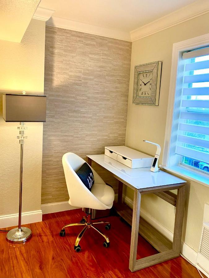 Deluxe Waterfront One Bedroom Apartment With Miami Skyline View, Free Parking 5 Mins Drive To Miami Beach Exteriér fotografie