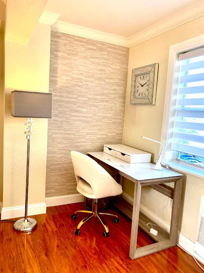 Deluxe Waterfront One Bedroom Apartment With Miami Skyline View, Free Parking 5 Mins Drive To Miami Beach Exteriér fotografie